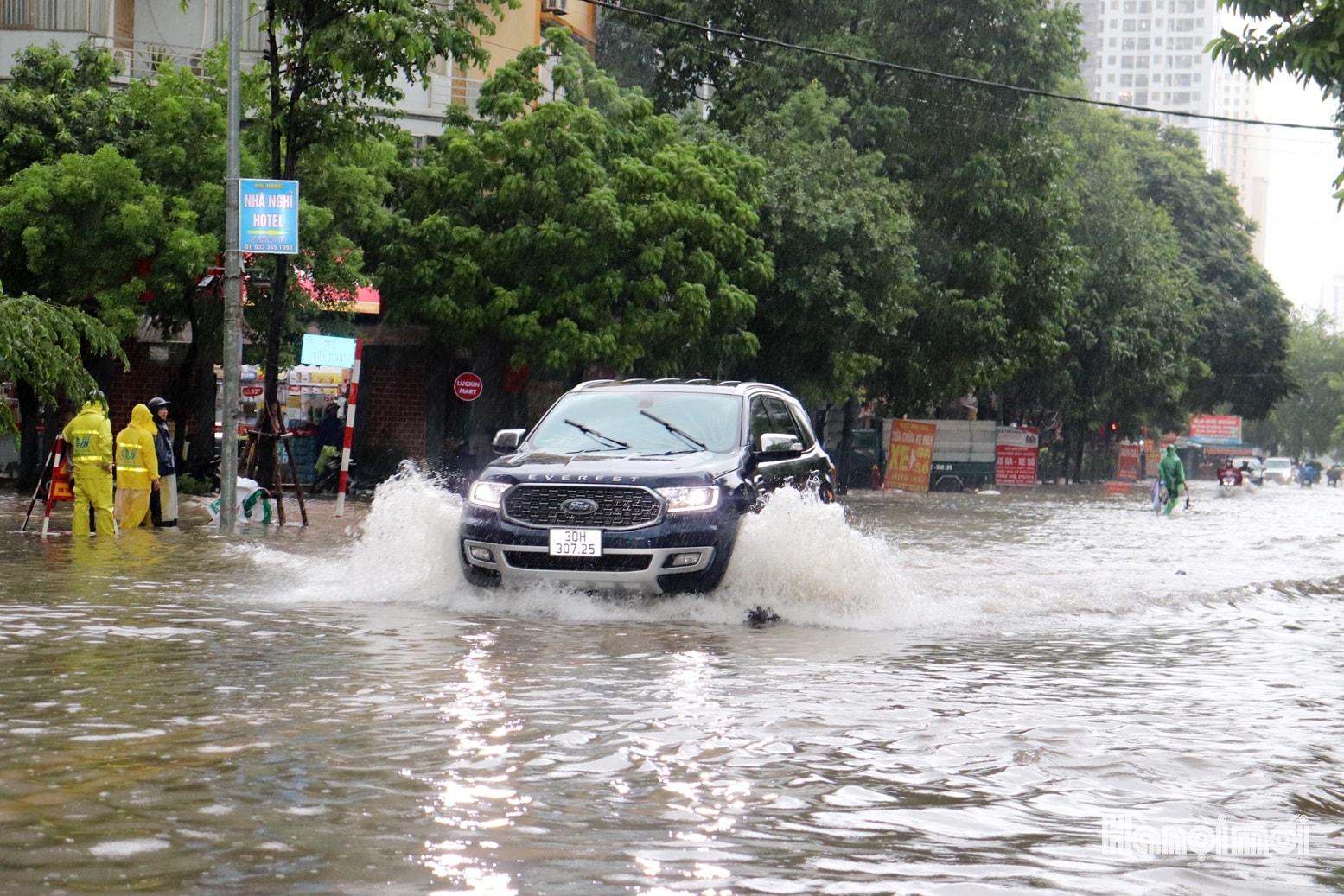 W_ngap-duong-vanphu-1-.jpg