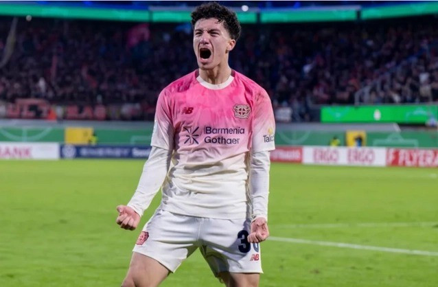 Ibrahim Maza "mở tài khoản" bàn thắng trong màu áo Leverkusen. vk.jpg