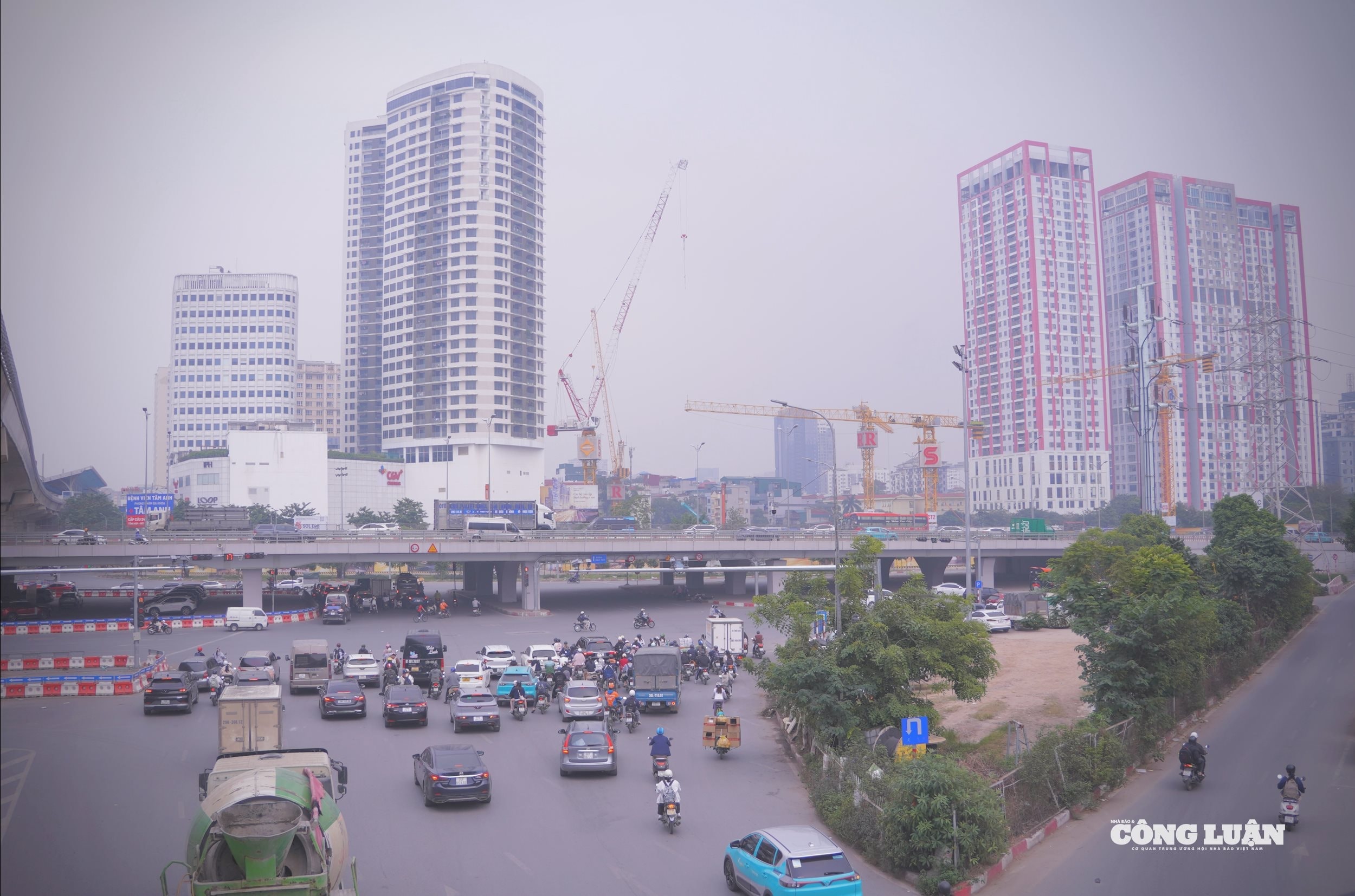 Bầu trời lại mù mịt, chất lượng không khí được cảnh báo xấu