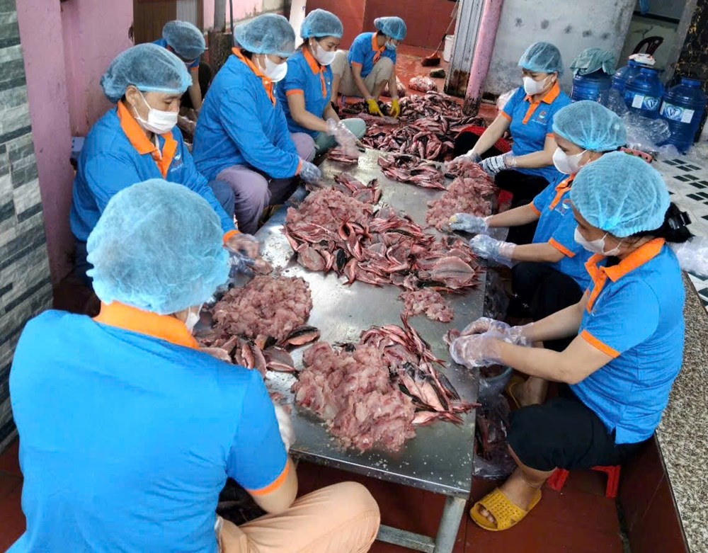 Thu nhập khá từ nghề làm chả cá ở Lý Sơn - ảnh 5