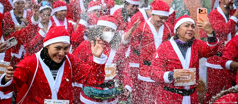 Thế giới rộn ràng chờ đón Giáng sinh 2025- Ảnh 10.