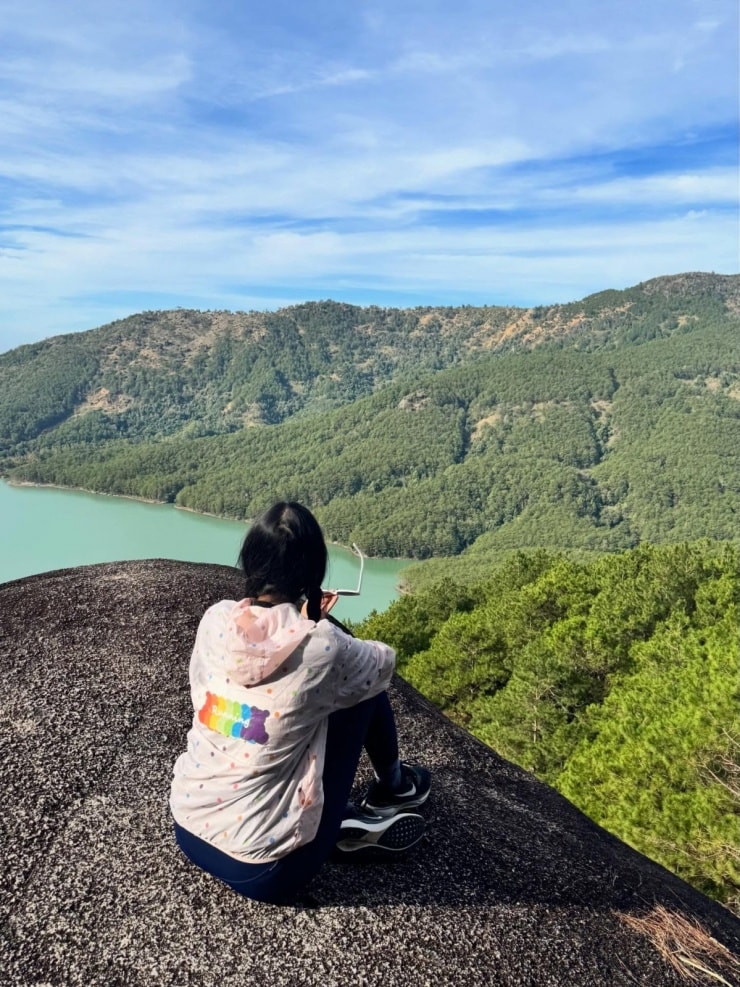 Hoàng Thùy bắt đầu hành trình từ khu vực Đập Tân Sơn