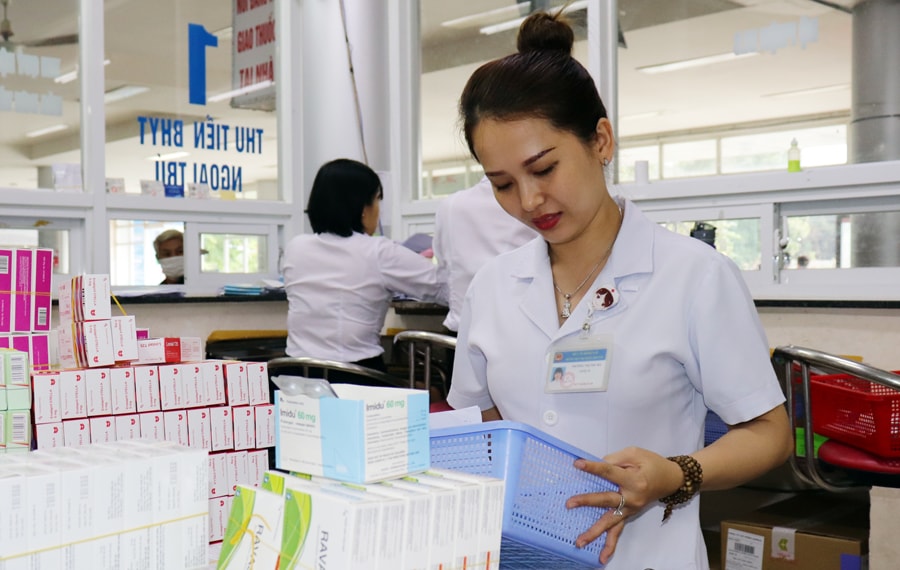 Theo Bộ Y tế, những điều chỉnh quan trọng trong Thông tư 40 quy định về đấu thầu thuốc tại cơ sở y tế công lập được kỳ vọng sẽ tháo gỡ các vướng mắc pháp lý, bảo đảm cung ứng đủ thuốc phục vụ khám bệnh, chữa bệnh tại các cơ sở y tế công lập.