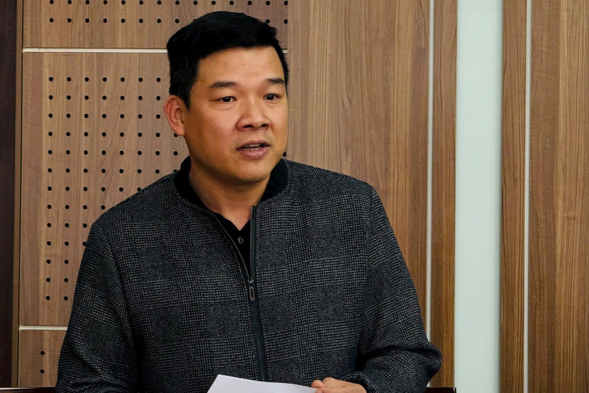 Phó Chi cục trưởng Chi cục An toàn vệ sinh thực phẩm Hà Nội Nguyễn Quang Trung nhận xét 2 phường đã thể hiện sự nghiêm túc trong hoạt động kiểm tra ở cấp cơ sở. Ảnh: Mai Hoa