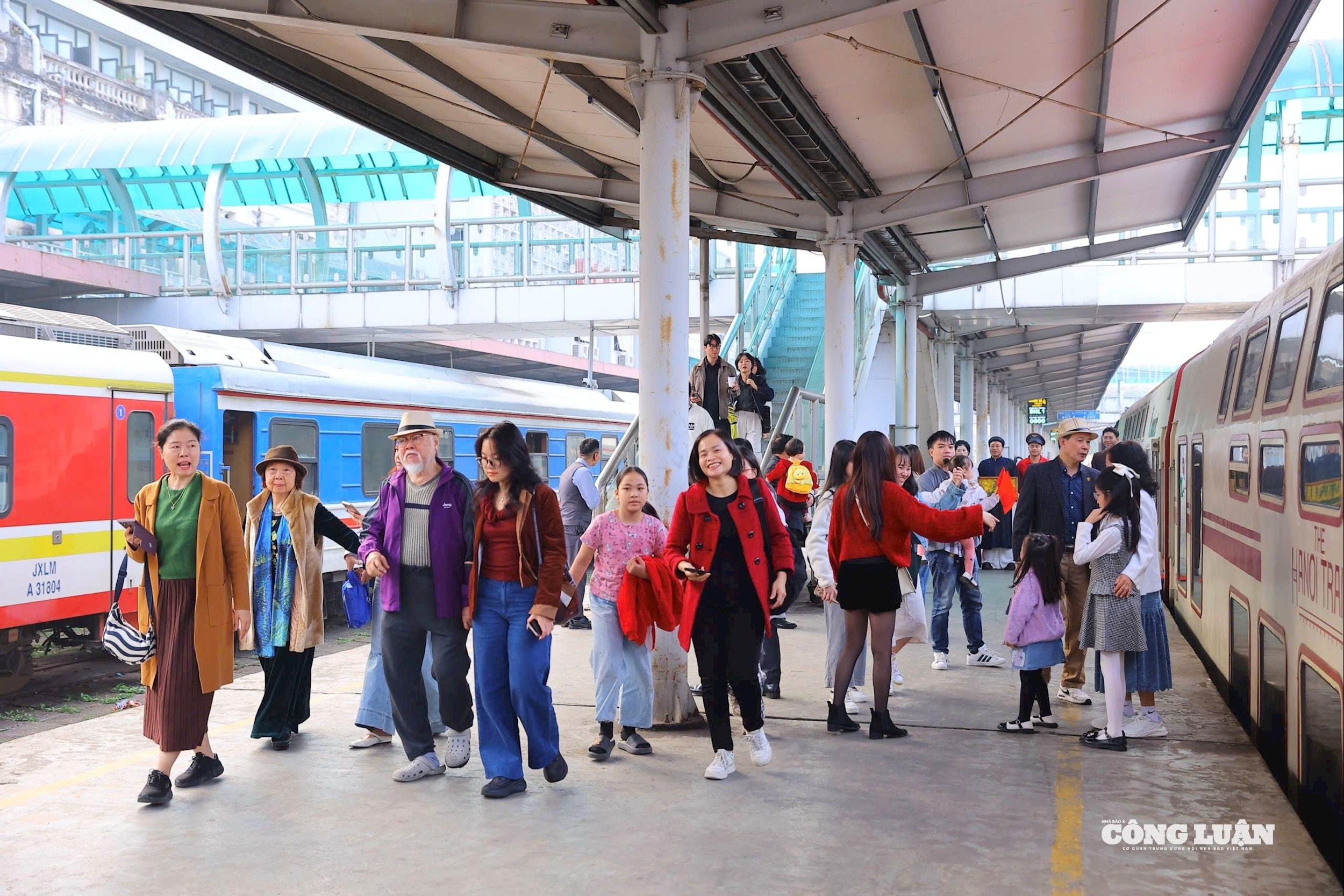 Được biết, đoàn tàu