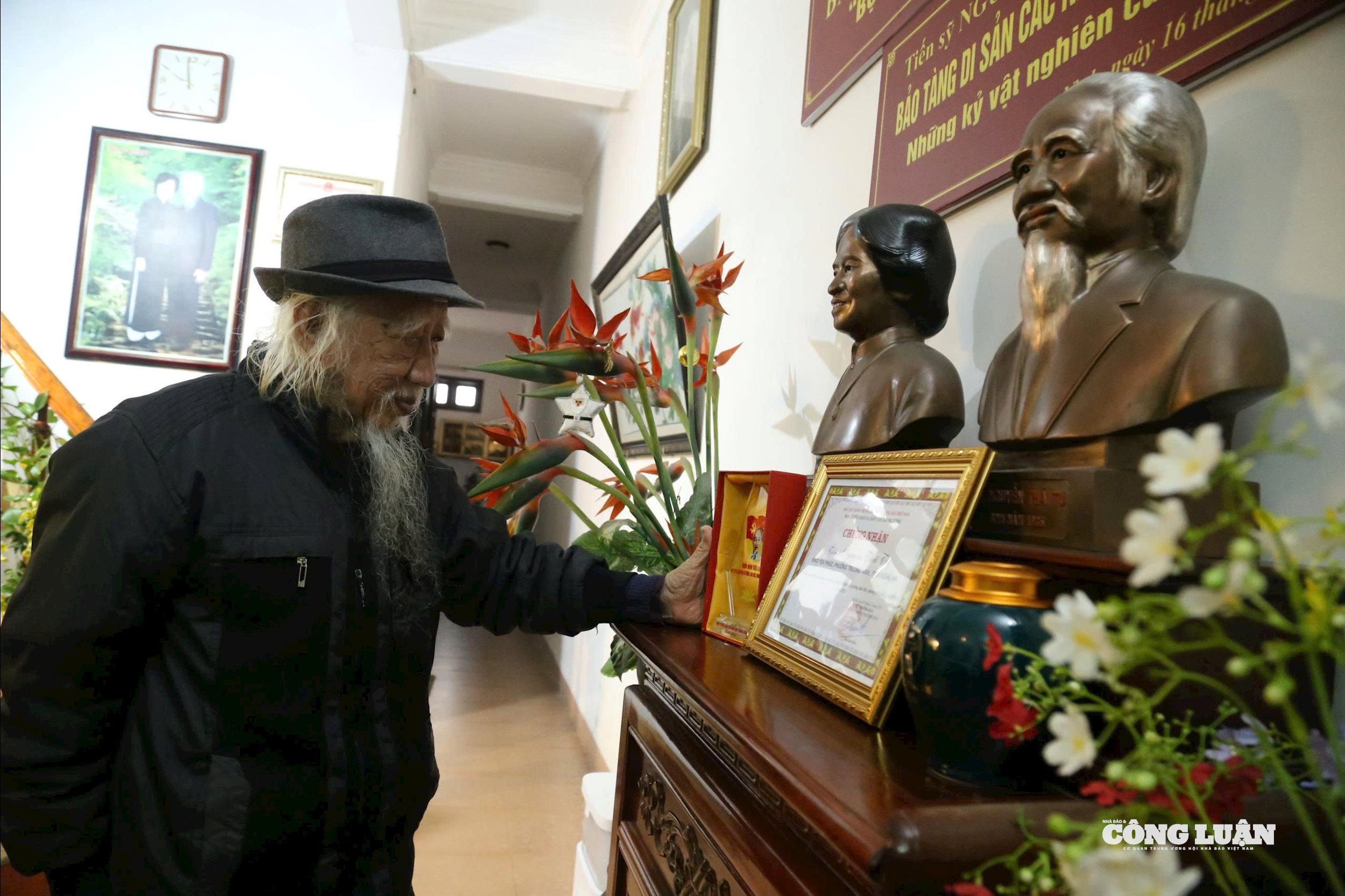 Ông vừa được vinh danh Điển hình tiêu biểu toàn quốc trong học tập và làm theo tư tưởng, đạo đức, phong cách Hồ Chí Minh năm 2025.