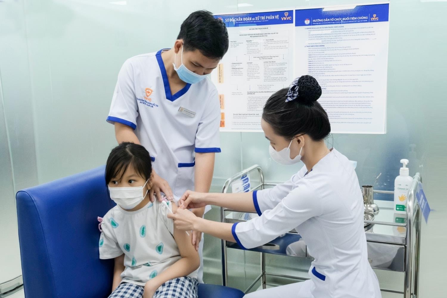 tiem-vac-xin-cum-mua.jpg