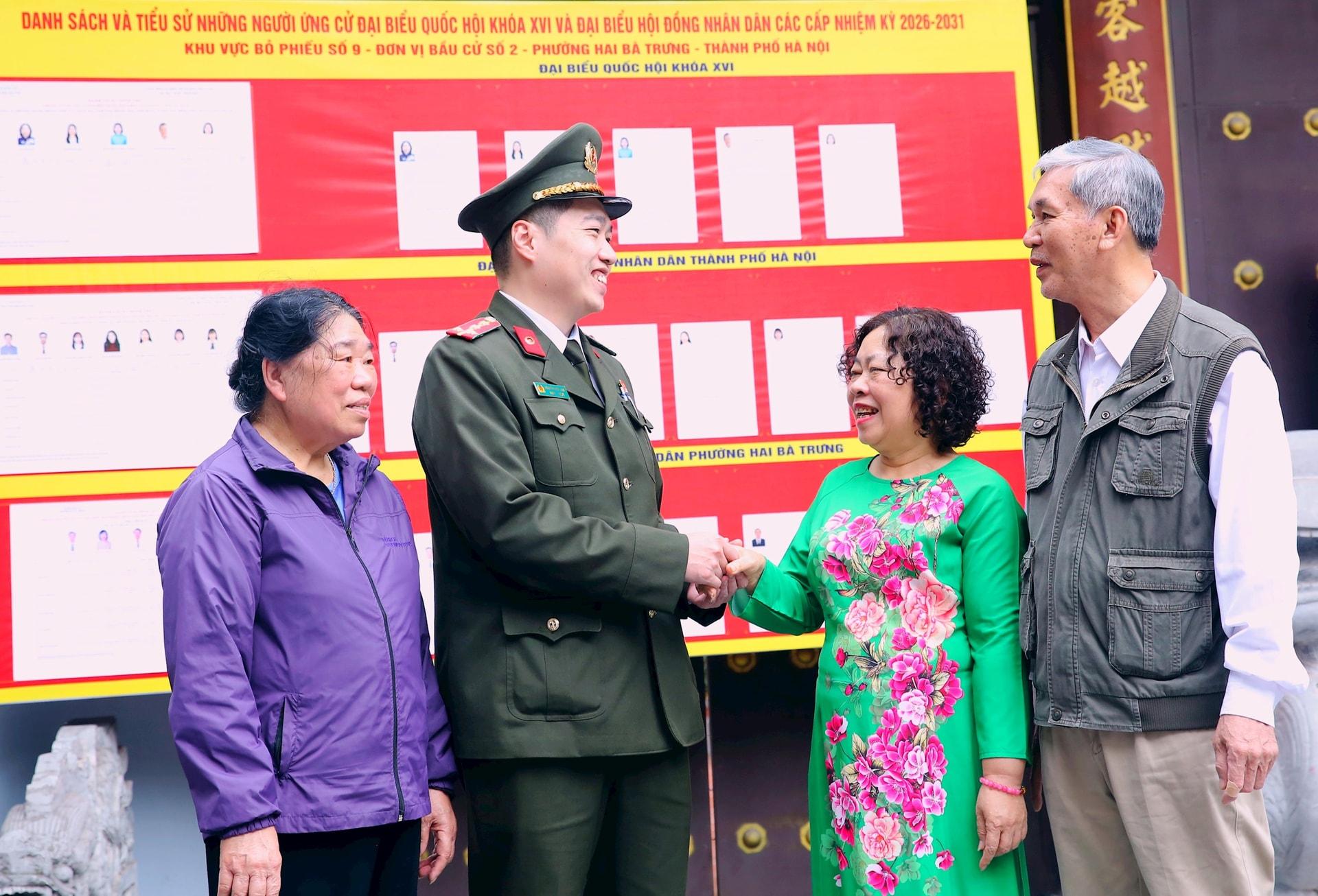 Công tác tuyên truyền, vận động được triển khai sâu rộng, tạo sự đồng thuận và tin tưởng trong quần chúng Nhân dân đối với công tác tổ chức bầu cử tại cơ sở. Ảnh CAHN