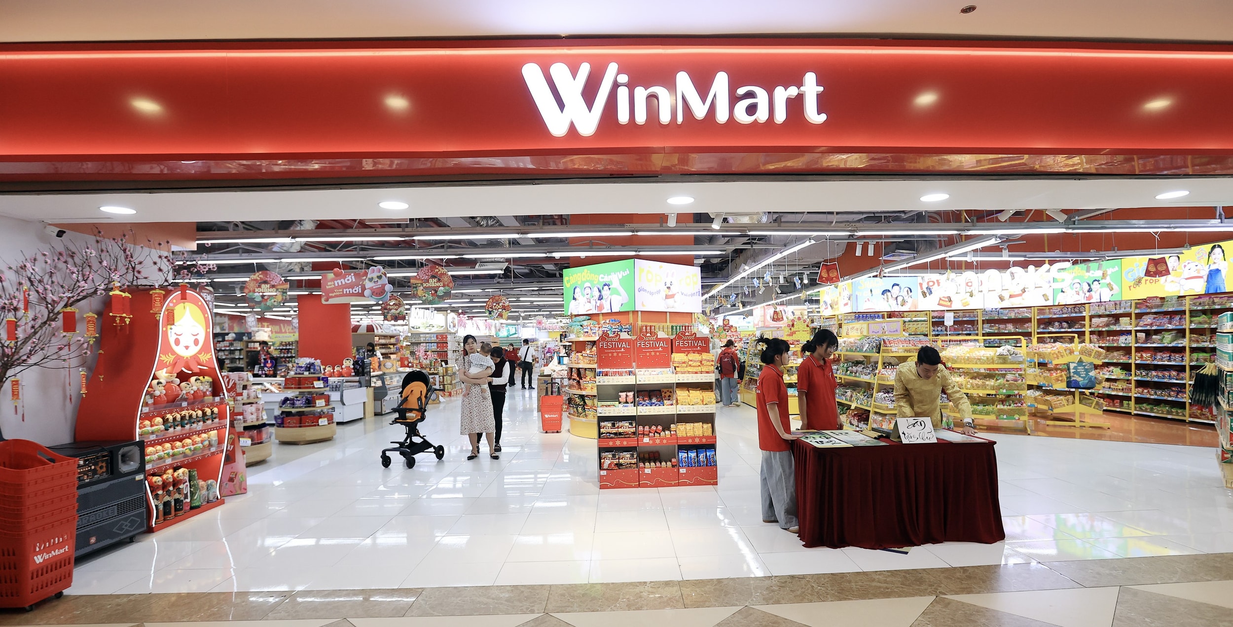 Tính đến cuối tháng 2-2026, hệ thống WinMart, WinMart+, WiN đạt 4.737 điểm bán, giữ vững vị thế là chuỗi bán lẻ hiện đại có quy mô lớn nhất Việt Nam
