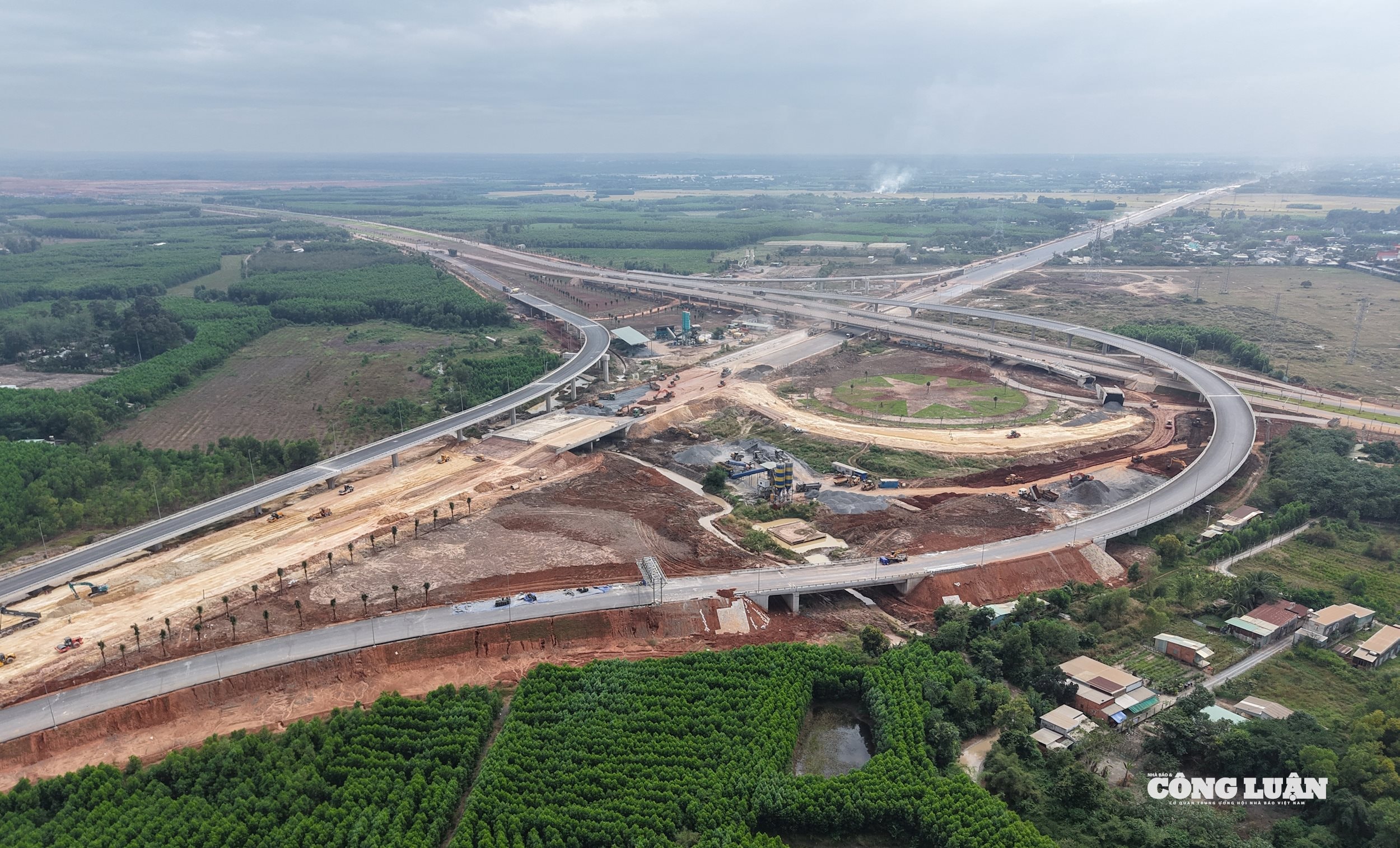 Nút giao cao tốc Biên Hòa - Vũng Tàu kết nối với sân bay Long Thành.