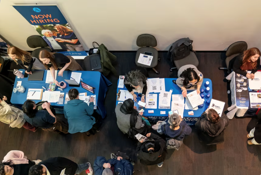 Thị trường việc làm Mỹ “mắc kẹt” trong trạng thái đóng băng - ảnh 1