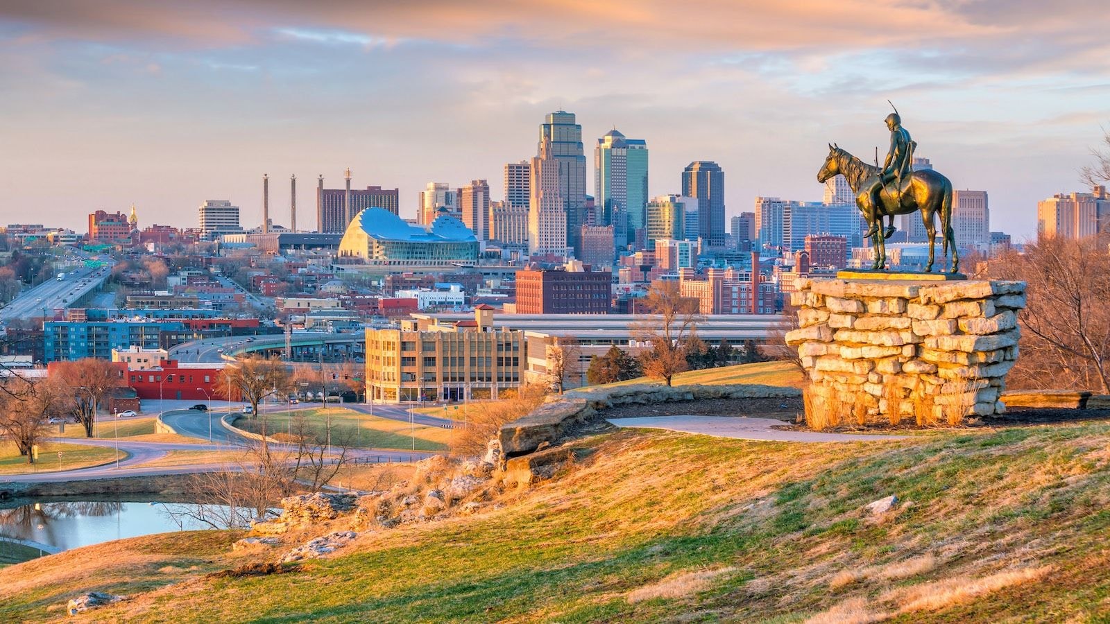 kansas-city-missouri-cityscape-skyline-destinations.jpg