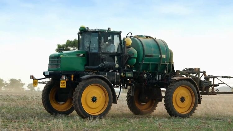 Nông dân Úc khốn đốn vì thiếu nhiên liệu và phân bón. Ảnh: 9News