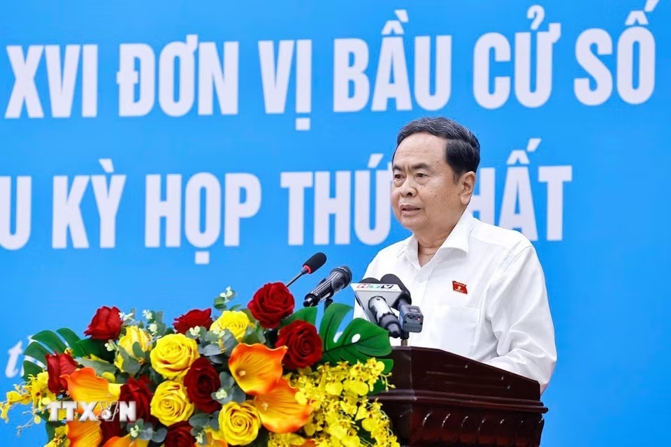 ttxvn-0405-chu-tich-quoc-hoi-tiep-xuc-cu-tri-tp-ho-chi-minh-9.jpg.jpg