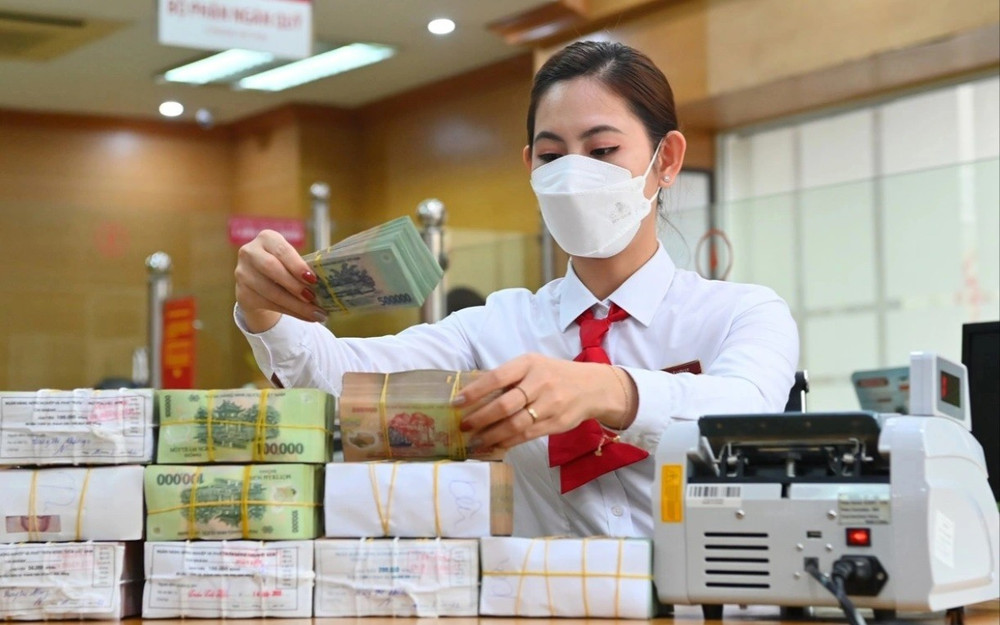 Từ 1/7, lương công chức ngành ngân hàng cao nhất vượt 20 triệu đồng/tháng - Ảnh: Tiến Tuấn 9.jpg