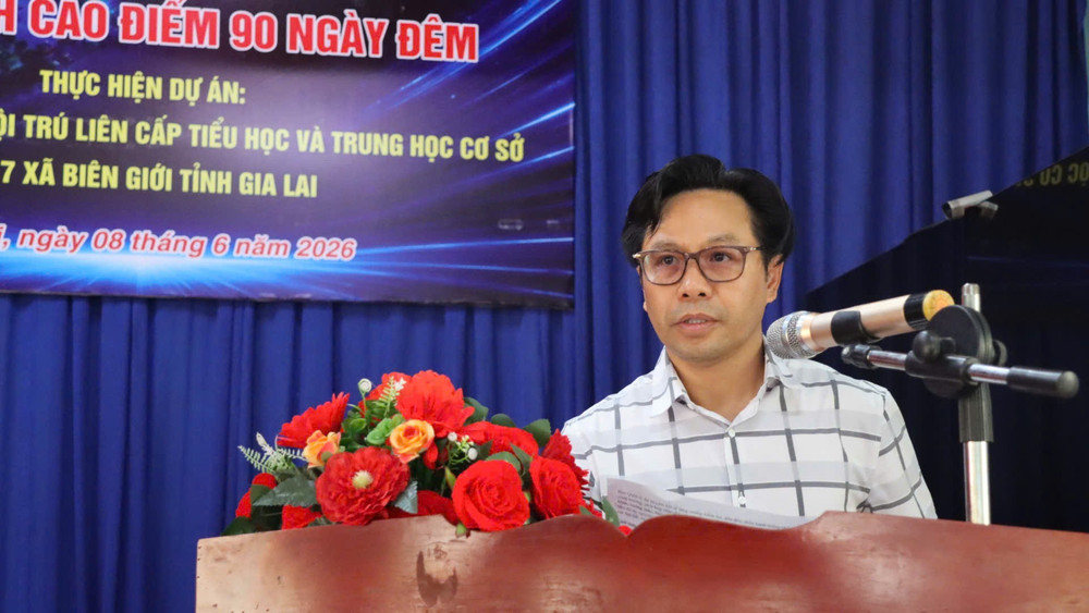 Ông Phạm Xuân Điệp - Giám đốc Ban Quản lý các dự án đầu tư xây dựng tỉnh Gia Lai phát động chiến dịch 90 ngày đêm hoàn thành 7 trường nội trú z7914315386861-130eee75e25cc13ceb7d1e1d0e9ab024.jpg