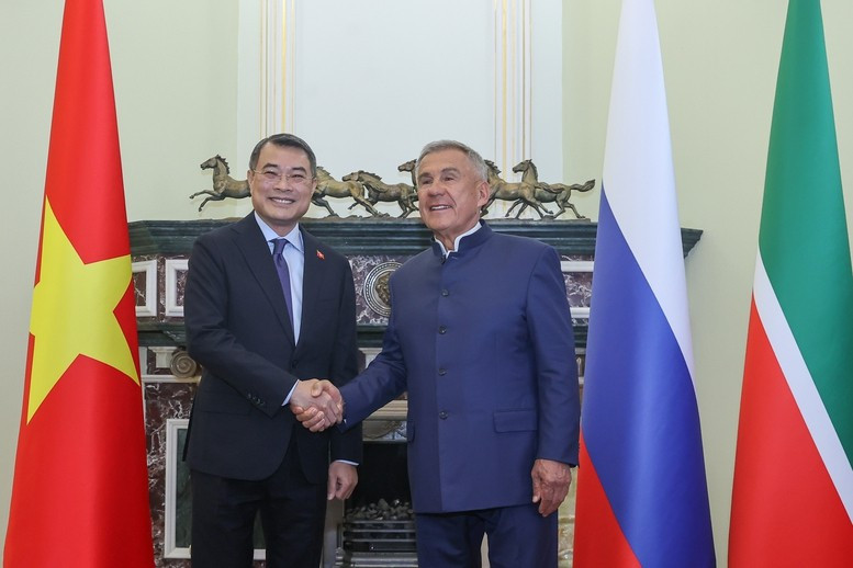 Thủ tướng Chính phủ Lê Minh Hưng và Người đứng đầu Cộng hòa Tatarstan Rustam Minnikhanov - Ảnh: VGP Thủ tướng Chính phủ Lê Minh Hưng và Người đứng đầu Cộng hòa Tatarstan Rustam Minnikhanov - Ảnh: VGP