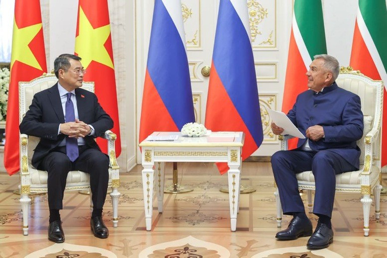 Thủ tướng Chính phủ chúc mừng những kết quả phát triển kinh tế - xã hội, cải thiện cuộc sống của người dân mà lãnh đạo và nhân dân Cộng hòa Tatarstan đã đạt được thời gian qua - Ảnh: VGP Thủ tướng Chính phủ chúc mừng những kết quả phát triển kinh tế - xã hội, cải thiện cuộc sống của người dân mà lãnh đạo và nhân dân Cộng hòa Tatarstan đã đạt được thời gian qua - Ảnh: VGP