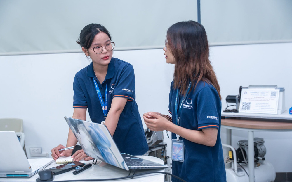 Hiện cả nước có khoảng 250 cơ sở giáo dục đại học, cả công và tư. Năm ngoái, Bộ cho biết khoảng 140 trường công lập (trừ khối công an, quân đội) thuộc diện sắp xếp, sáp nhập. Ảnh: Phenikaa 706123275-1416048637234735-5022919400534598733-n-3379.jpg