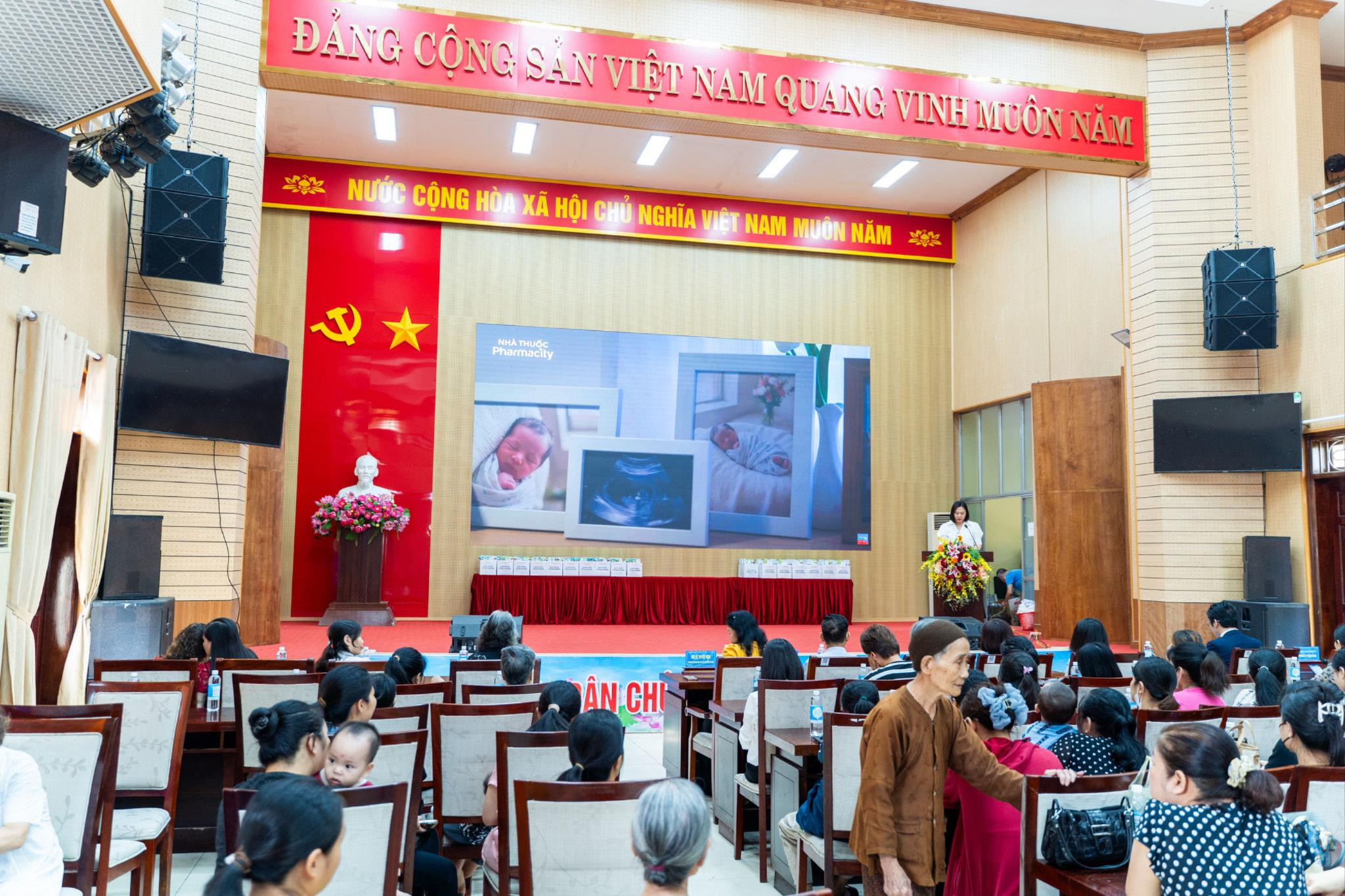 quang-canh-hai-phong.jpg