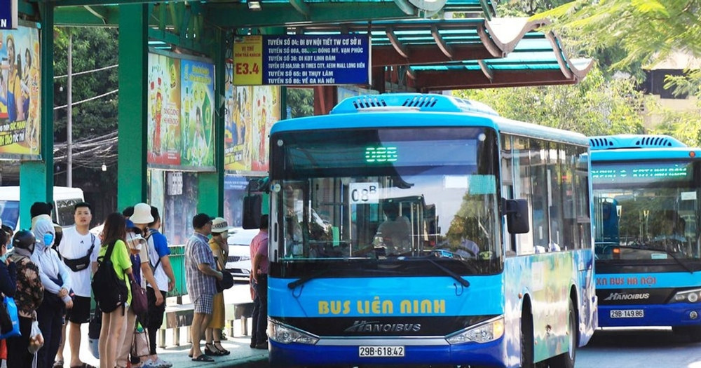 Hà Nội sẽ điều chỉnh hoạt động của nhiều tuyến xe buýt để phục vụ việc triển khai thí điểm Vùng phát thải thấp trong khu vực Vành đai 1. Ảnh minh họa. clu.1cdn.vn-thumbs-1200x630-2023-11-08-_congluan-cdn.congluan.vn-files-news-2023-11-08-_ha-noi-tang-gia-ve-xe-buyt-phai-di-doi-voi-tang-chat-luong-dich-vu-080617.jpg