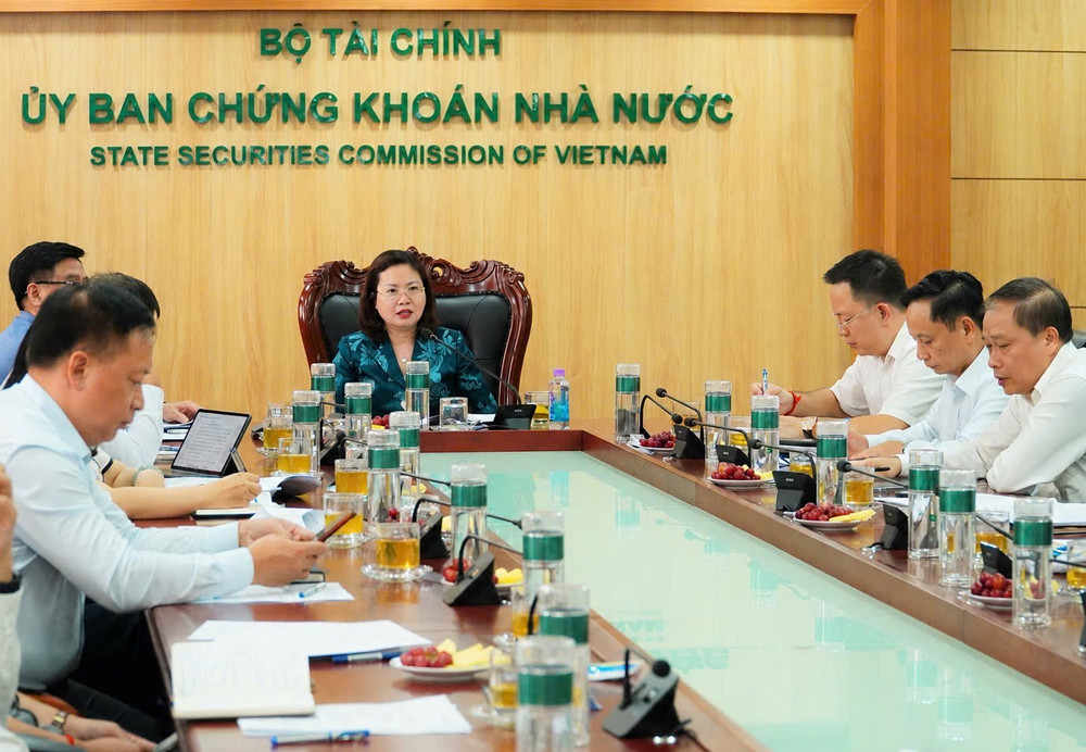 Hội nghị Sơ kết công tác chỉ đạo điều hành 6 tháng đầu năm và triển khai nhiệm vụ 6 tháng cuối năm 2026. Ảnh: SSC chu-tich-ubcknn.jpg