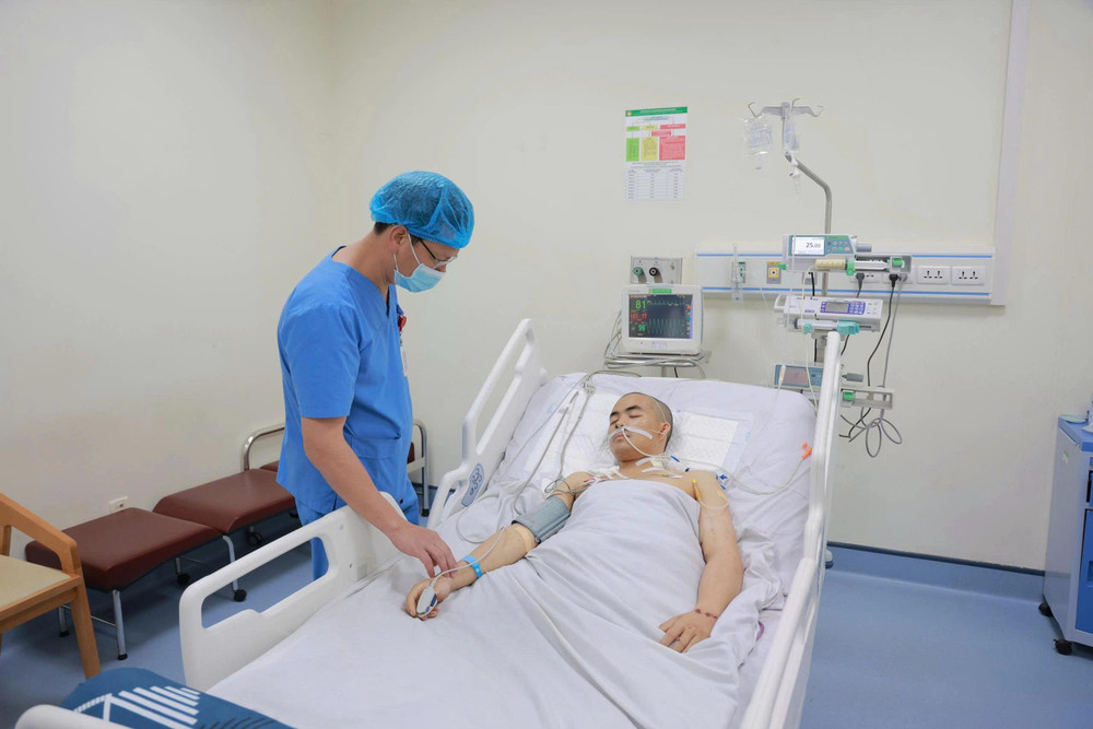 Bệnh nhân được điều trị tích cực tại Bệnh viện 103. Ảnh: Bệnh viện cung cấp bs-103-1783420900889.jpg