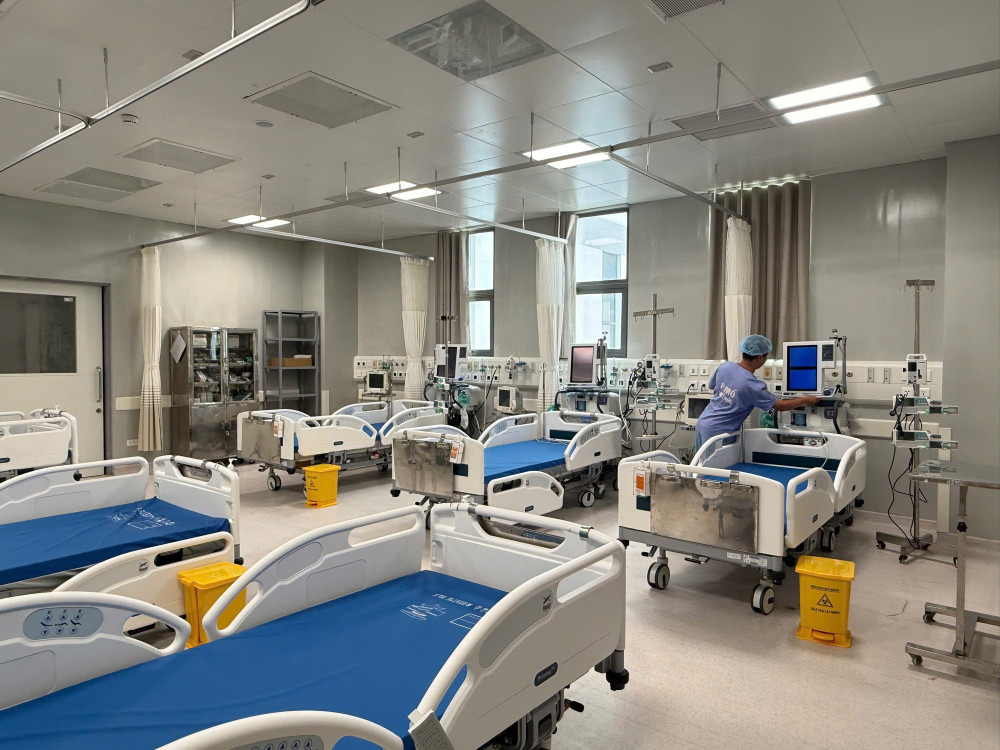 Bệnh viện Hữu nghị Việt Đức đang hoàn tất các khâu chuẩn bị để đón tiếp người dân - Ảnh: VGP/HM hoan-tat.jpg