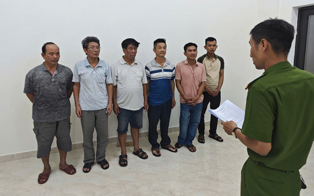 Các đối tượng tại cơ quan công an. Ảnh CACC 9-7cd1.jpg