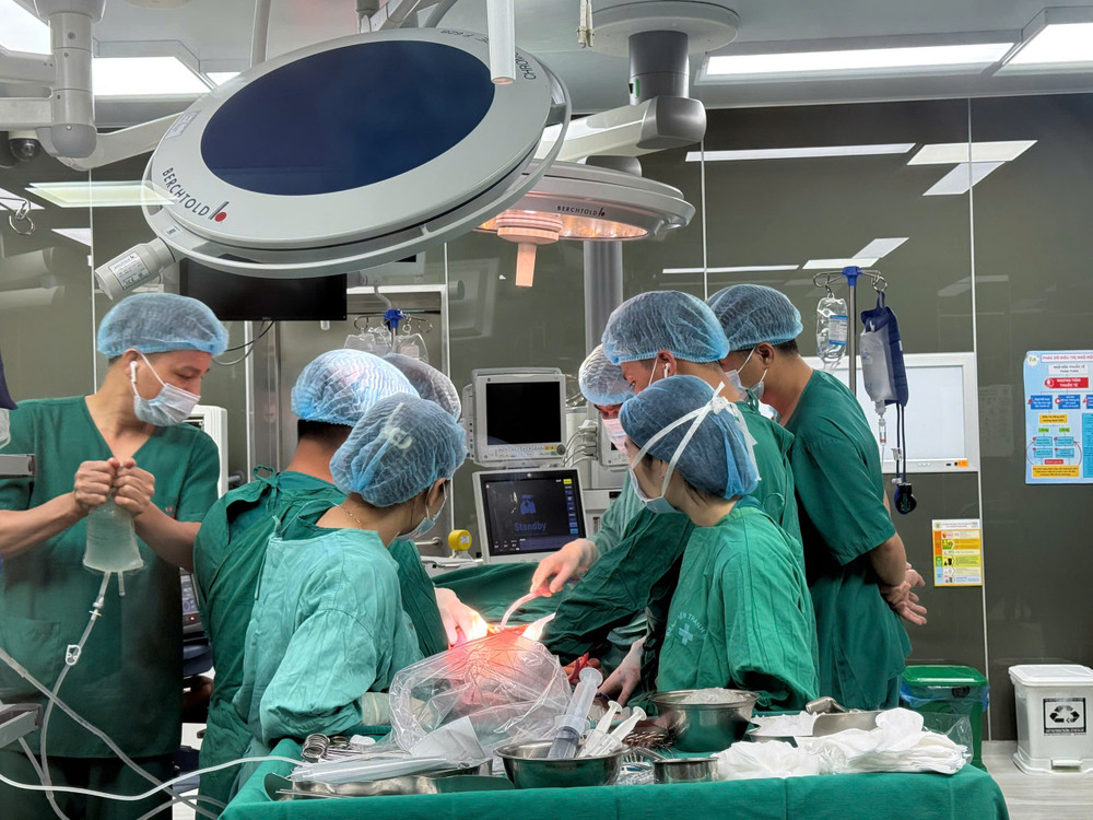 Bệnh viện Thanh Nhàn lập tức kích hoạt quy trình điều phối hiến tạng. Ảnh: Vân Anh 1784714989215-4930085232115282916-g595116516814362317-a6a852bc400b25e7f7ff57802d351001.jpg