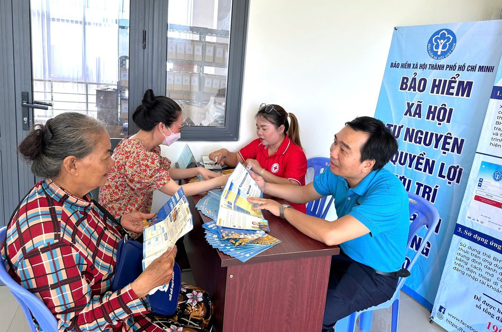 Giao chỉ tiêu bao phủ bảo hiểm y tế toàn quốc đạt 100% vào năm 2030. Ảnh: TTO tp-ho-chi-minh-de-xuat-cap-the-bao-hiem-y-te-mien-phi-cho-nguoi-tu-60-tuoi-645ff5da8ea3.jpg