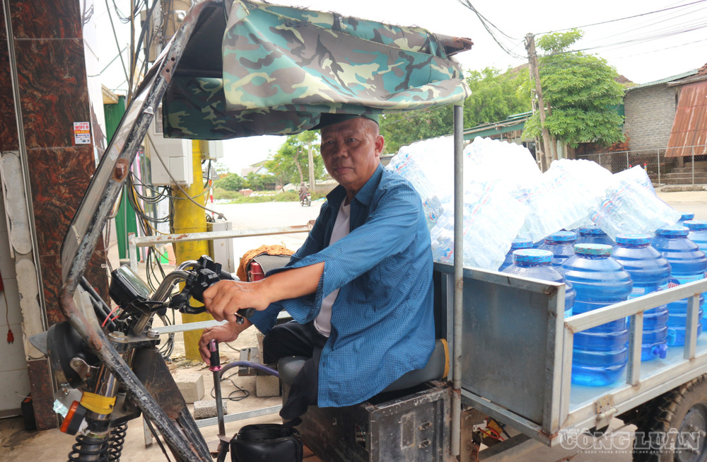Vượt lên nghịch cảnh, ông phát triển kinh tế khá tại địa phương. Ảnh: Kim Long clo_br_4.jpg