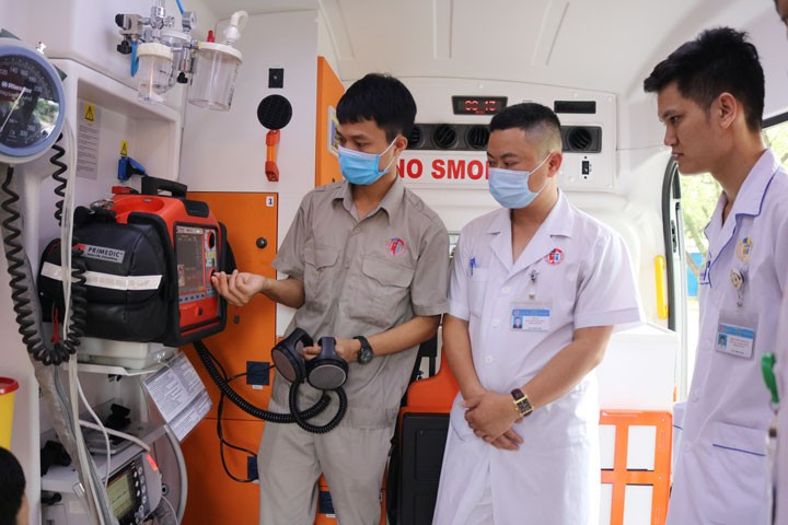 Phấn đấu 100% tỉnh, thành phố triển khai mạng lưới cấp cứu ngoại viện trên địa bàn, phù hợp với điều kiện và nhu cầu cấp cứu của từng địa phương. Ảnh: BV Việt Nam - Thụy Điển img-5459re.jpg