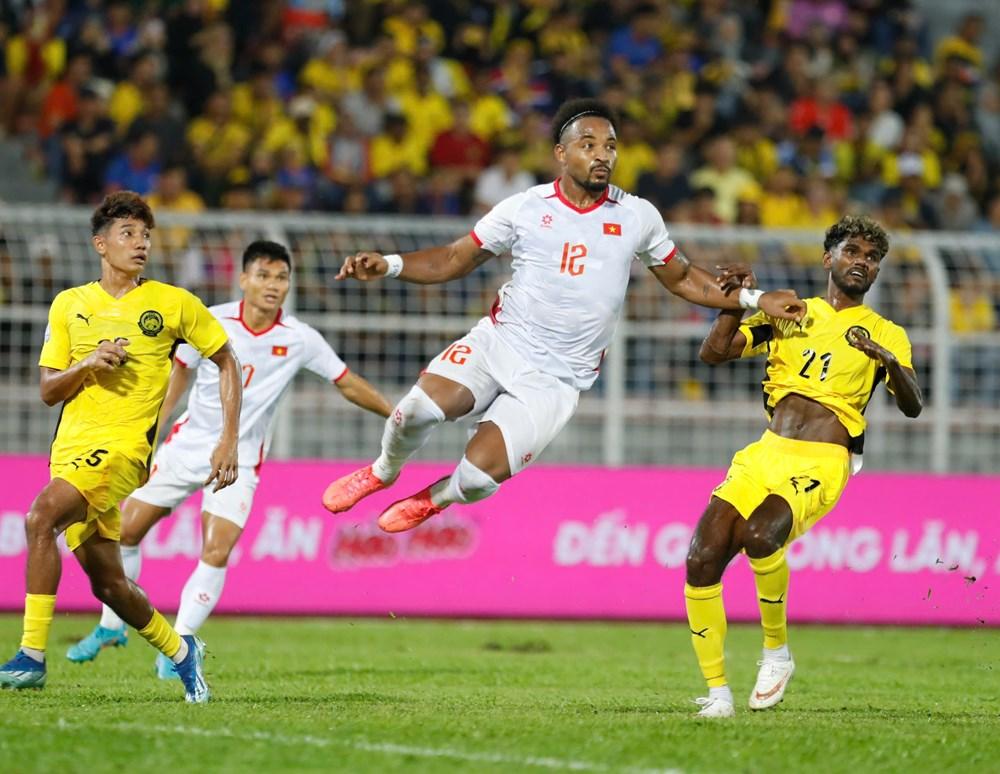 Xuân Son lập kỷ lục ghi bàn mới của tuyển Việt Nam tại vòng knock-out ASEAN Cup - ảnh 1