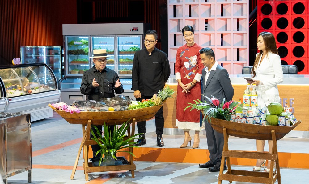 Khoác “áo mới” lên món ăn dân dã miền Tây, đầu bếp Top Chef khiến giám khảo thốt lên “đã cái nư” - ảnh 1