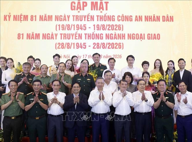 Tổng Bí thư, Chủ tịch nước Tô Lâm và các đại biểu. Ảnh: Thống Nhất/TTXVN Tổng Bí thư, Chủ tịch nước Tô Lâm và các đại biểu. Ảnh: Thống Nhất/TTXVN