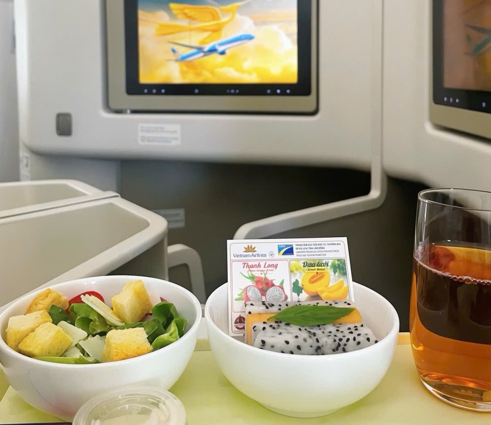 Hoạt động nằm trong khuôn khổ thỏa thuận hợp tác toàn diện giữa Lâm Đồng và Vietnam Airlines giai đoạn 2022 - 2026. 4hotng1.jpg