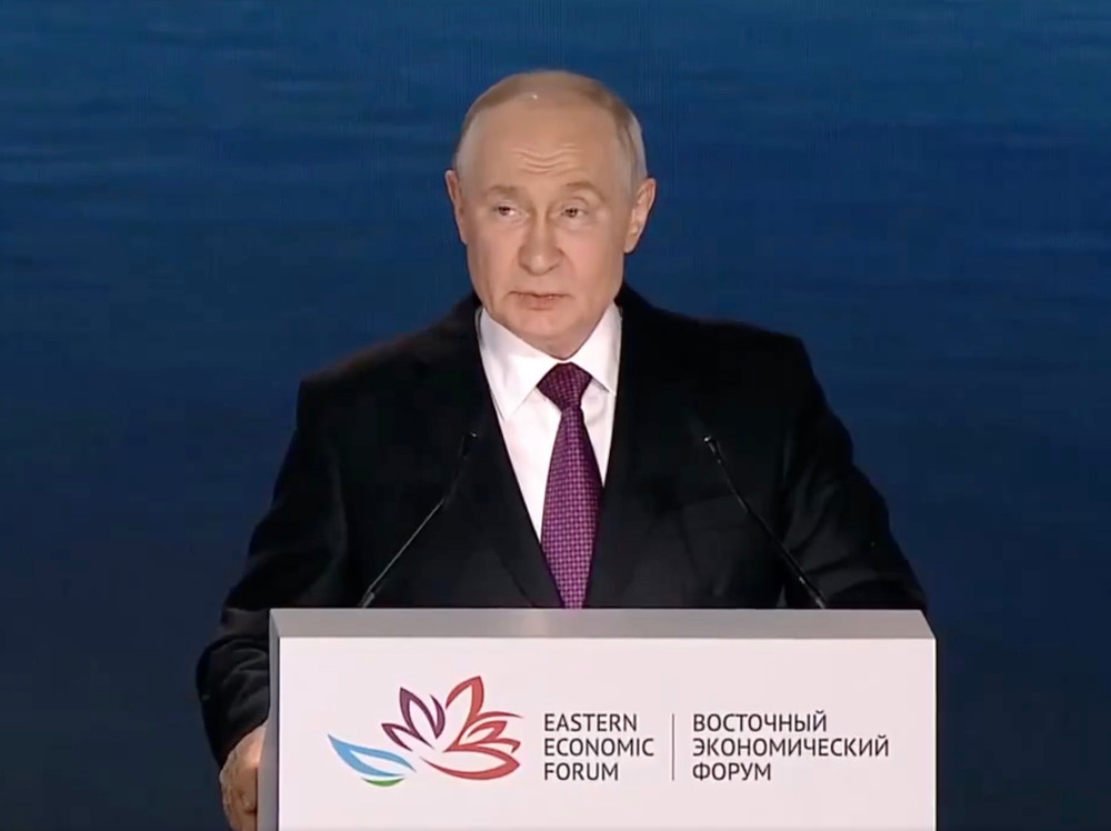 Tổng thống Nga Vladimir Putin phát biểu tại Diễn đàn Kinh tế phương Đông ở Vladivostok, Nga vào ngày 3/9. Ảnh chụp màn hình. screenshot-2026-09-04-at-065000.jpg