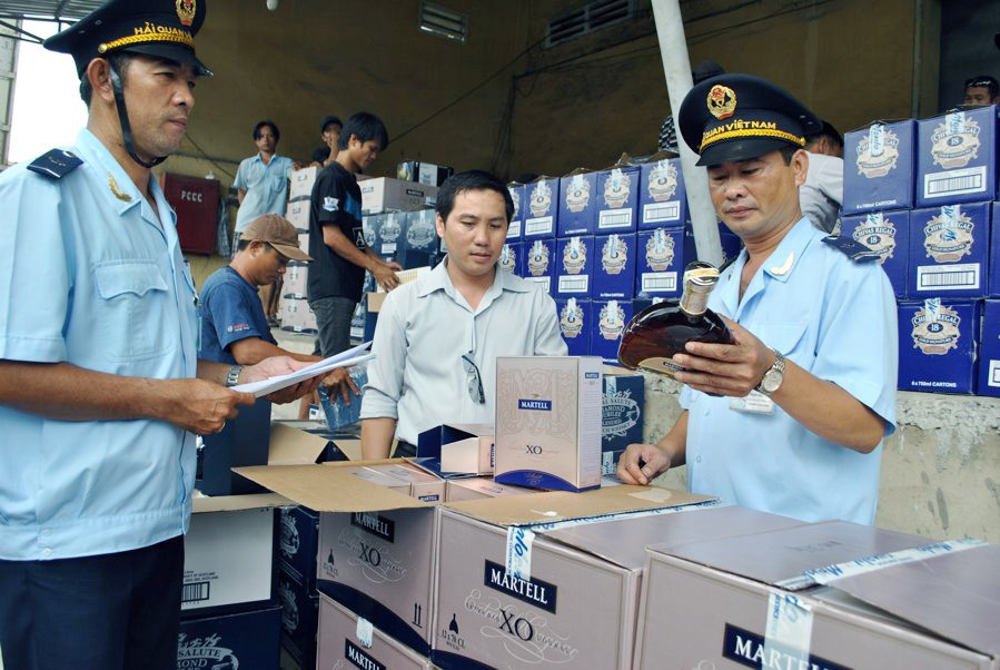 Đề xuất rượu nhập khẩu phải làm thủ tục hải quan tại cửa khẩu nhập. Ảnh minh họa - Hải Quan mau-to-khai-hai-quan-2805204245.jpg